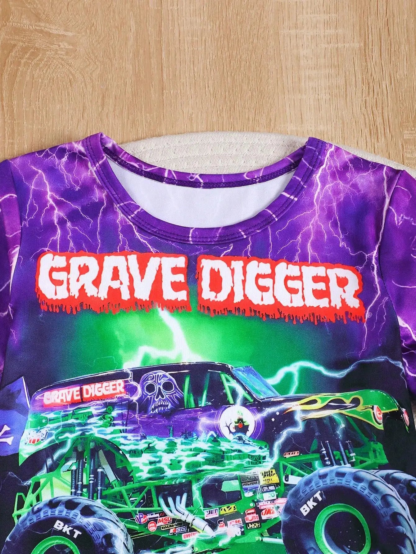 Jungen Sommerkleidung - kurzärmliges Oberteil und Shorts mit Cartoon-Autodruck, stylisch, lässig, bequem