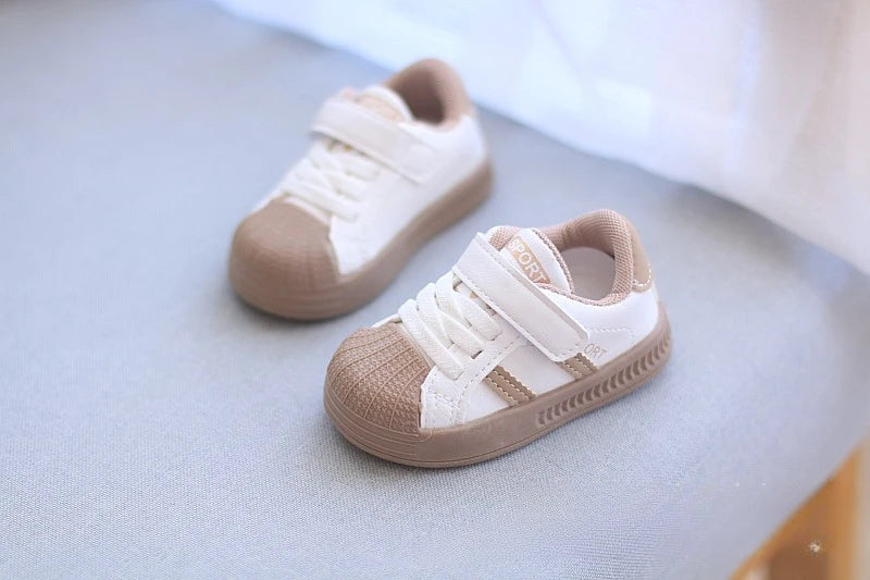 2026 autumn and winter new baby casual sports shoes for boys and girls outdoor breathable non slip comfortable walking shoes