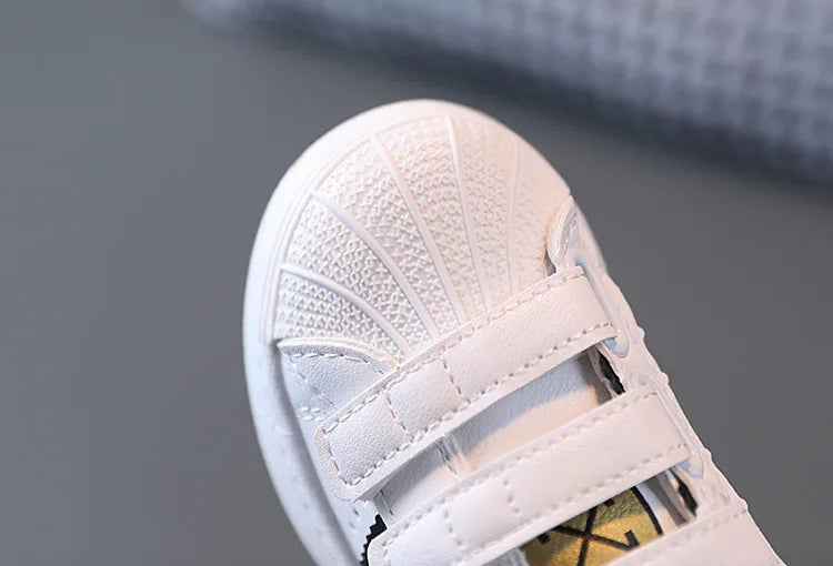 Zapatillas de deporte para niños, diseño de moda, blancas antideslizantes, zapatos casuales para niños y niñas, zapatillas transpirables con velcro, zapatos de exterior para niños pequeños.