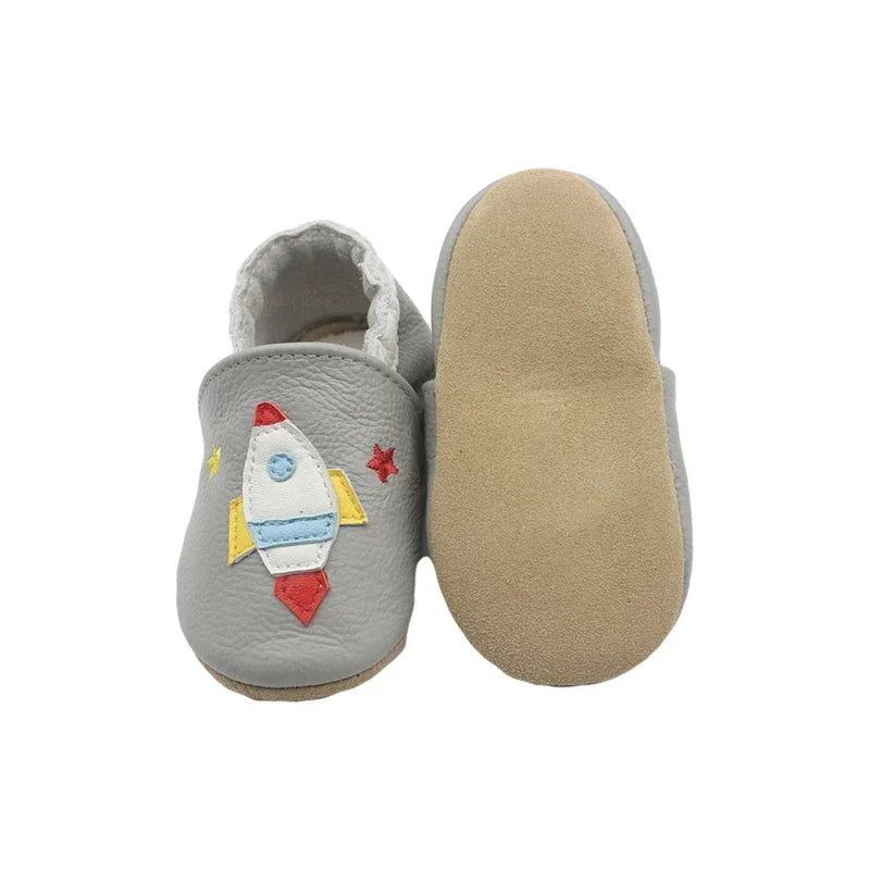 Zapatos de bebé de piel de vaca suave, botines para recién nacidos, niños y niñas, mocasines para bebés, pantuflas, primeros pasos, zapatillas deportivas