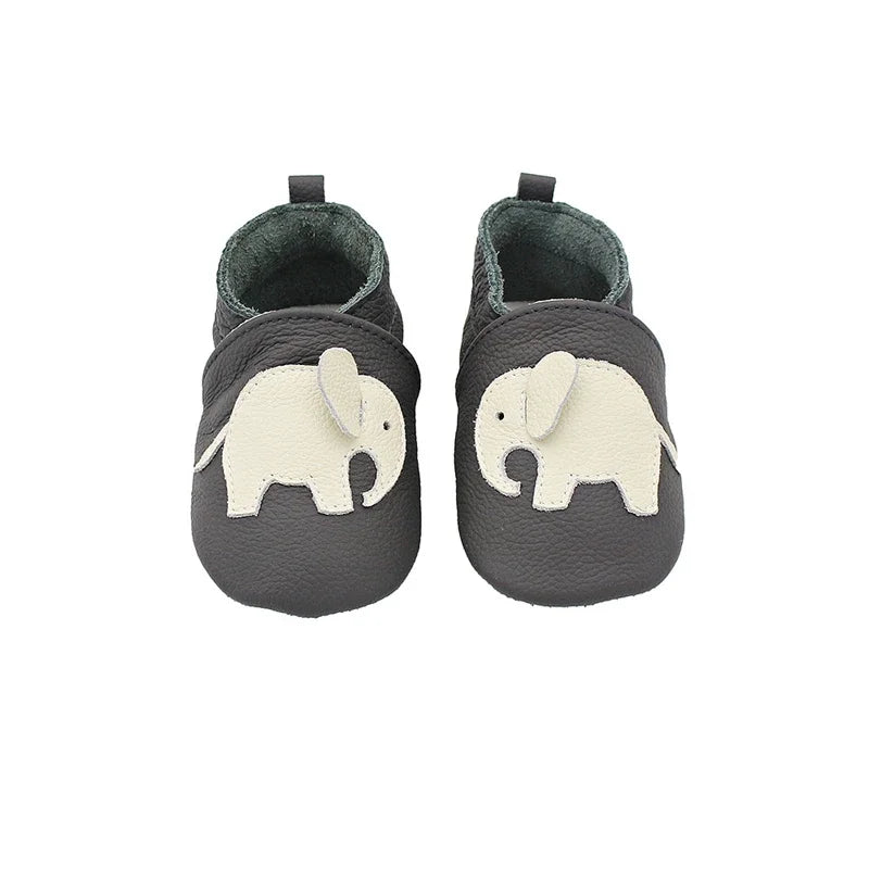 Zapatos de bebé de otoño para niños y niñas, antideslizantes, de piel de oveja suave, zapatillas de deporte con diseño de animales, mocasines para primeros pasos 0-24M