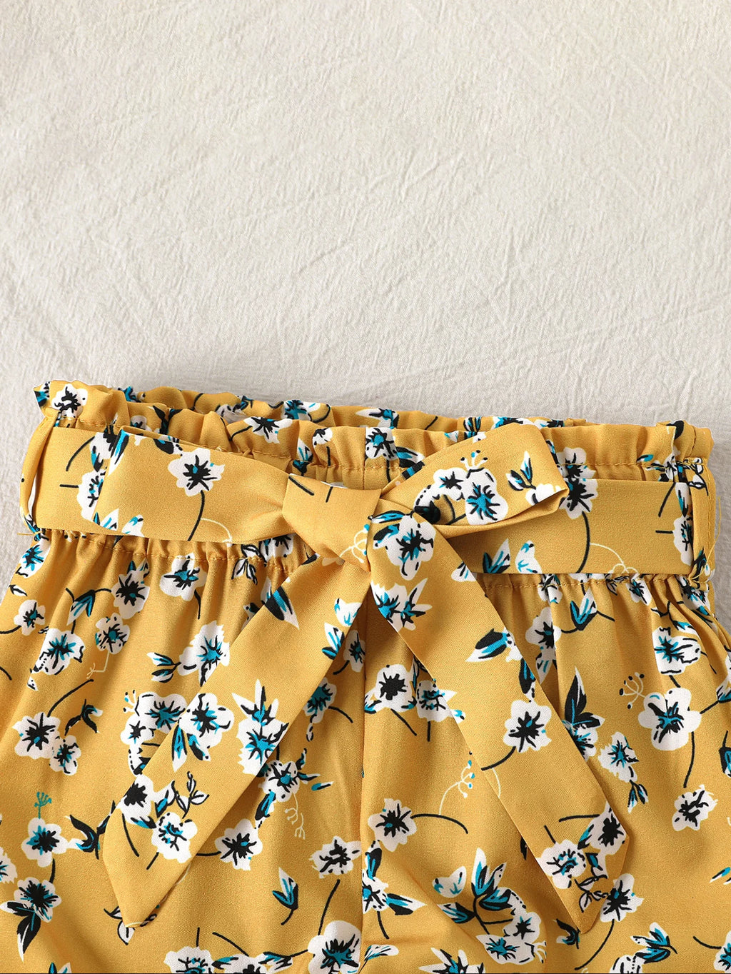 Conjunto de 2 piezas de verano para niña: camiseta con estampado de dibujos animados y pantalones rectos florales, ropa infantil transpirable, atuendo informal de moda.