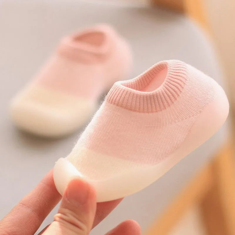 Zapatos de bebé Primeros pasos para niños pequeños Botas de punto para bebés y niñas Suela de goma suave antideslizante Zapatos informales de piso Descalzos