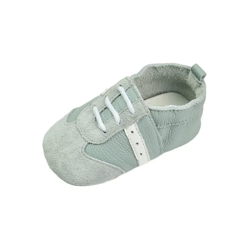 Zapatitos de bebé de piel de vaca suave, patucos para recién nacidos, para bebés, niños y niñas, mocasines pantuflas para primeros pasos.