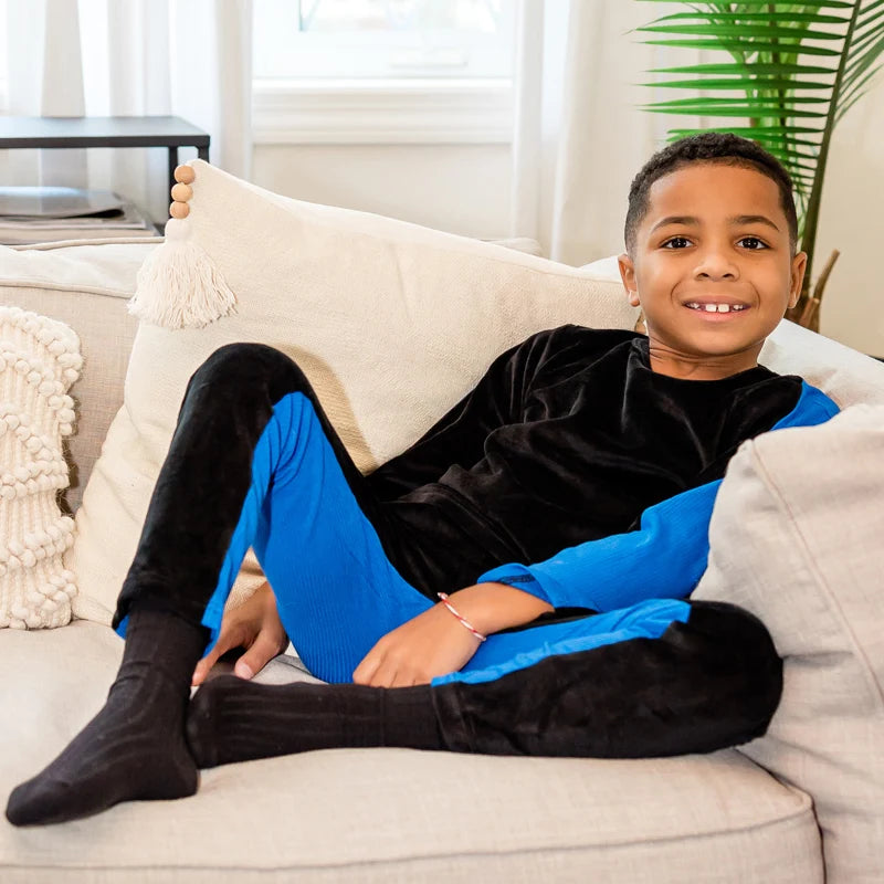 Jungen Schlafanzug Set blaues schwarzes Oberteil und Hose Kinderkleidung für Jungen und Mädchen Rundhals Winter Velours Vorderseite Rippen Rückseite