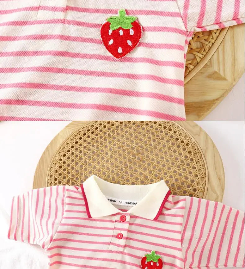 Vestido nuevo para niñas 2025, edición coreana de verano, a rayas con fresas y cuello de solapa, vestido casual para niñas de 1 a 10 años.