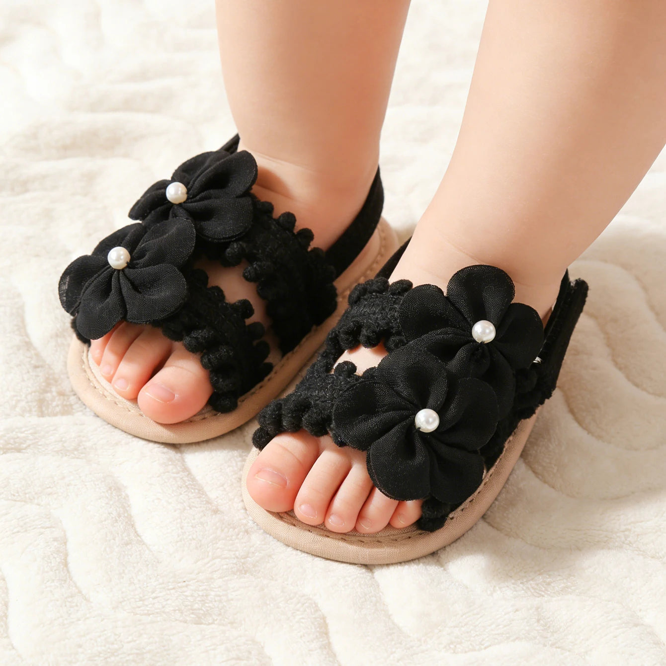 Cute princess baby shoes with spring and autumn small flower soft sole suitable for 0-1 year old babies to wear