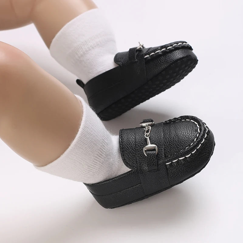Zapatos de bebé primavera y otoño, suela blanda antideslizante, resistente al desgaste, a la moda, versátiles, para interior y exterior, tipo mocasín, parte superior de PU
