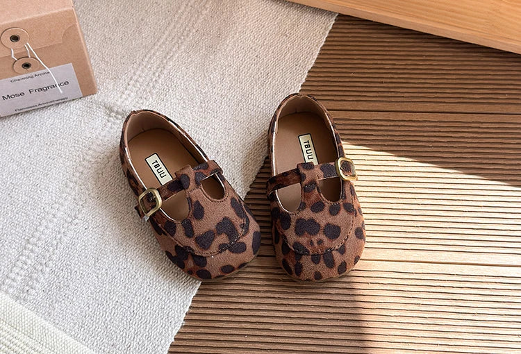 Girls Leather Shoes Toddlers Flats Princess Sweet Little Kids Soft Shoes T-strap Retro Classic Children's Dress Shoes for Party