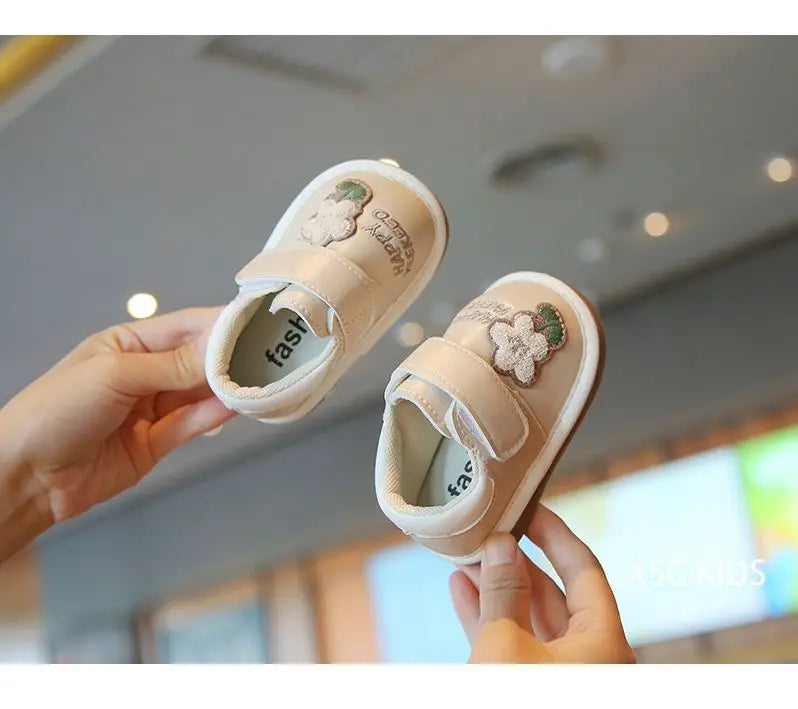 Baby Leather Shoes with Sweet Flowers Toddler Flat Shoes Round Toes Soft 2025 New Fashion Kids Casual Shoes Versatile Non-slip
