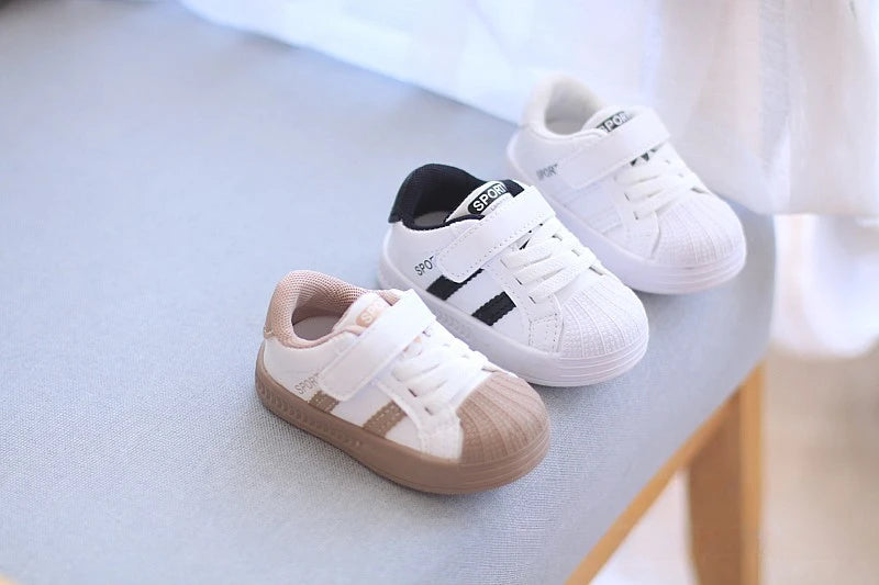 2026 autumn and winter new baby casual sports shoes for boys and girls outdoor breathable non slip comfortable walking shoes
