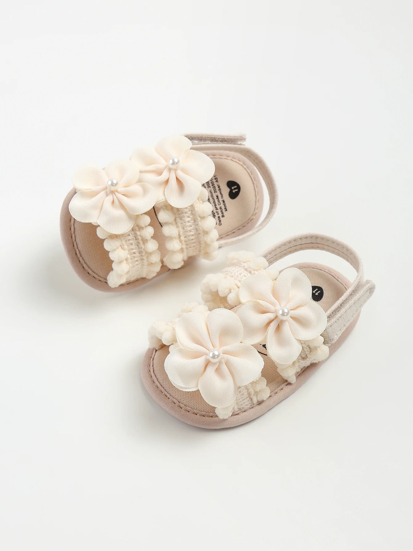 Cute princess baby shoes with spring and autumn small flower soft sole suitable for 0-1 year old babies to wear