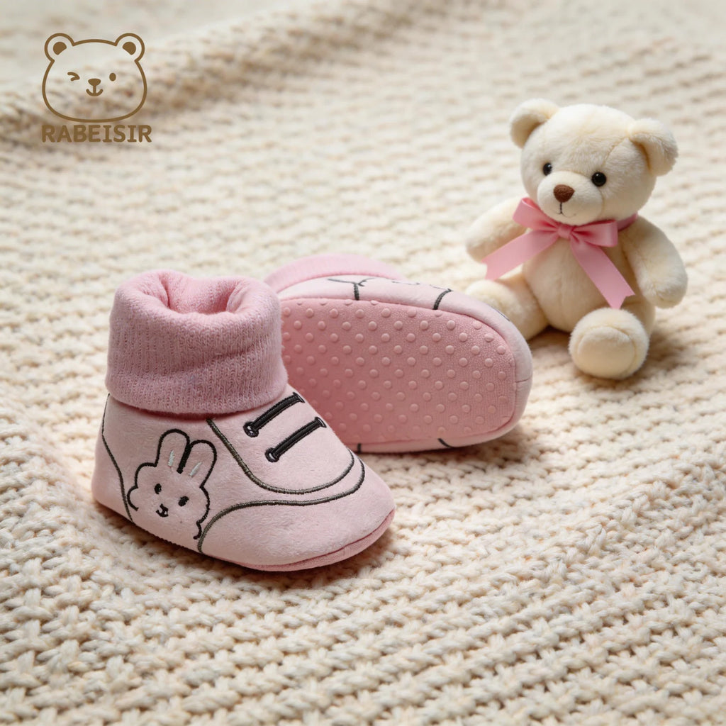 Baby Shoes and Foot Covers for Newborns to Protect Their Feet While Sleeping, Suitable for 0-18 Months, Spring and Autumn Models, Warm