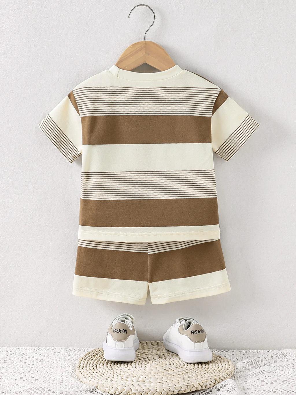 Conjunto de 2 piezas de camiseta de punto de cuello redondo transpirable y fresco para bebés de 2025 + pantalones cortos para niños y niñas, ropa para bebés y niños pequeños