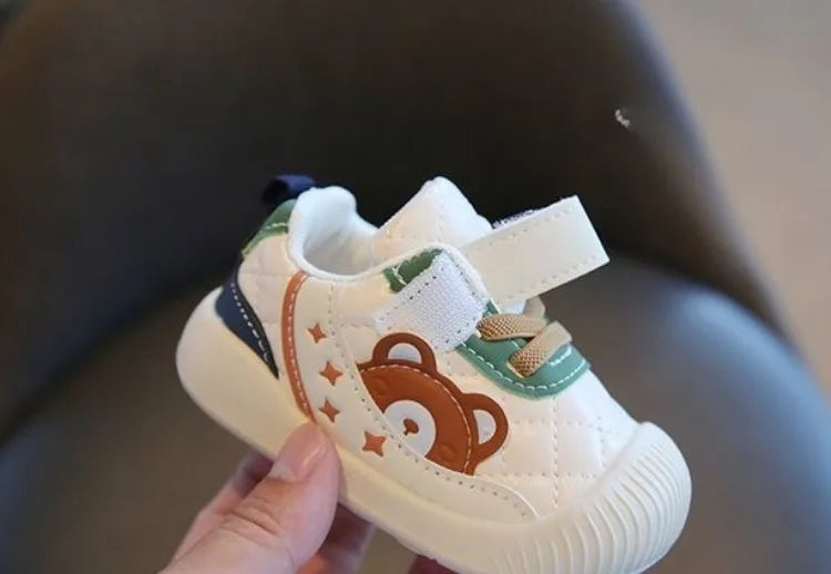 Soft Sole Toddler Shoes for Babies Anti Slip First Walkers with Secure Fit Cute Cartoon Design Sneakers for Spring Autumn