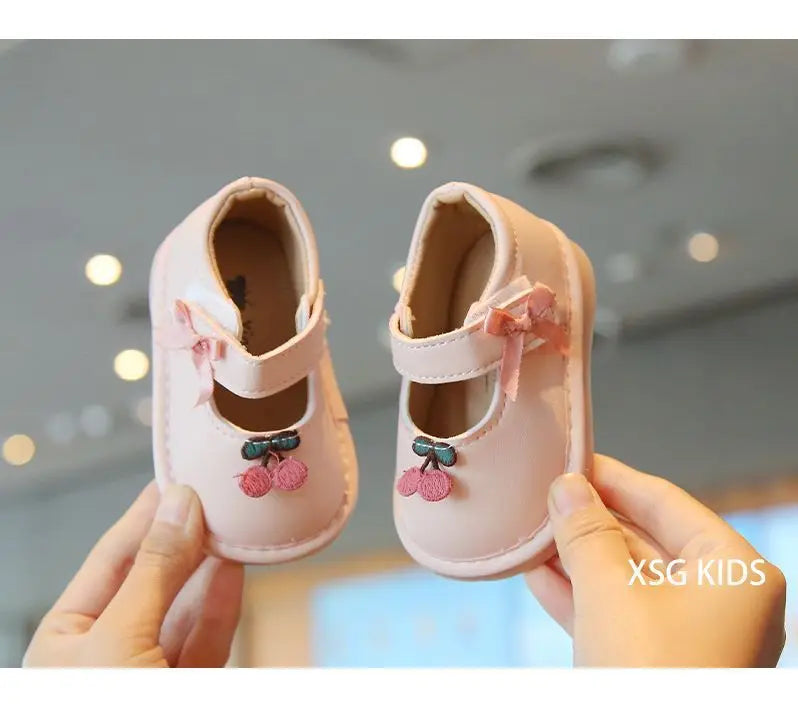 Baby Walking Shoes Round Toes Sweet Bows Girls Casual Shoes Versatile Cute 2025 New Fashion Kids Flat Shoes Soft Bottom Trendy