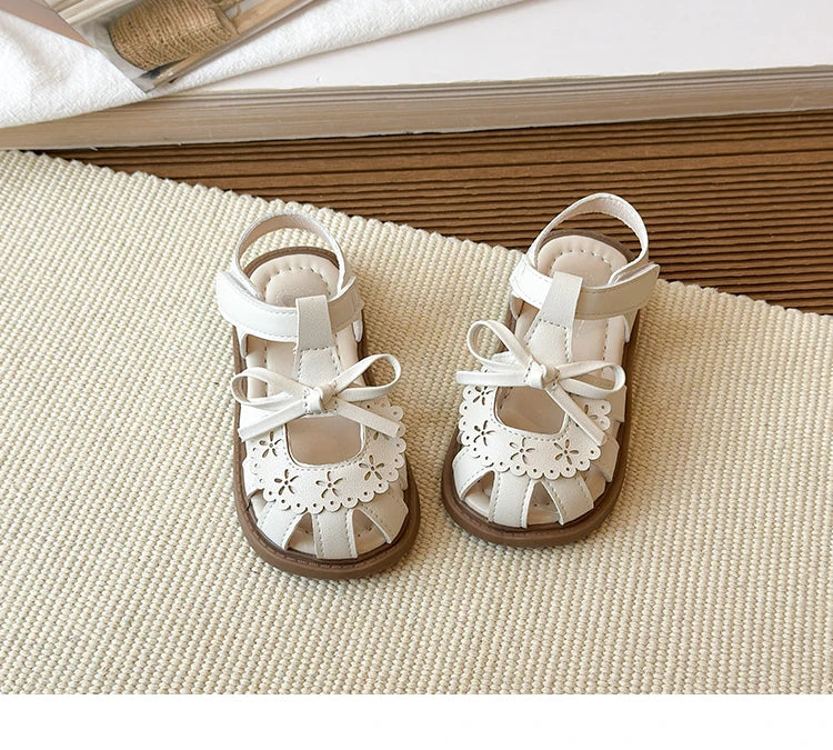 2026 Baby girl sandals, summer soft-soled princess shoes for girls, breathable perforated toe shoes, and baby walking shoes