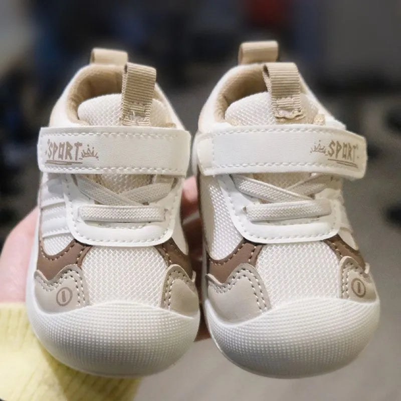 Soft Sole Toddler Shoes for Babies Anti Slip First Walkers with Secure Fit Cute Cartoon Design Sneakers for Spring Autumn