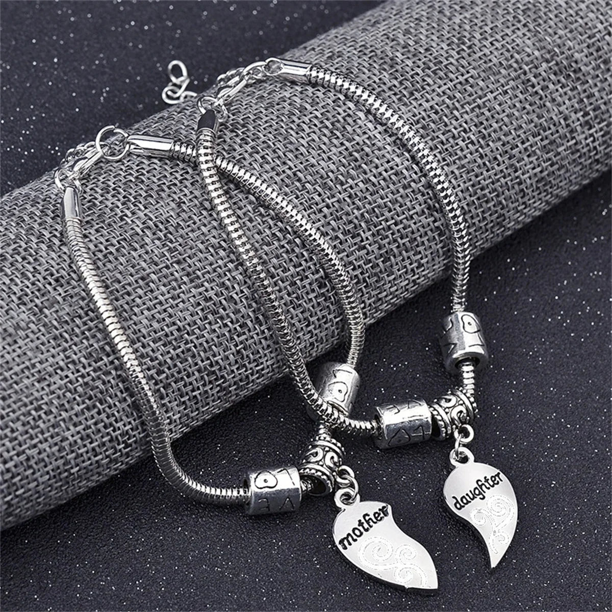 Mother and Daughter Charms Bracelet Femme Puzzle Heart Chain Bracelets for Women Girls Family Jewelry For Mother's Day Gifts