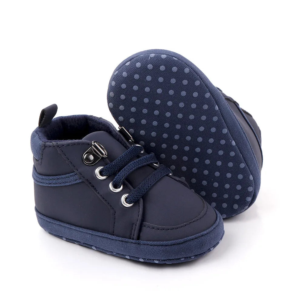 Brand Neugeborenes Baby Junge Schuhe Weiche Sohle Krabbelschuhe Warme Stiefel Anti-Rutsch Sneaker Einfarbig PU Lauflernschuhe für 1 Jahr alt 0-18 Monate
