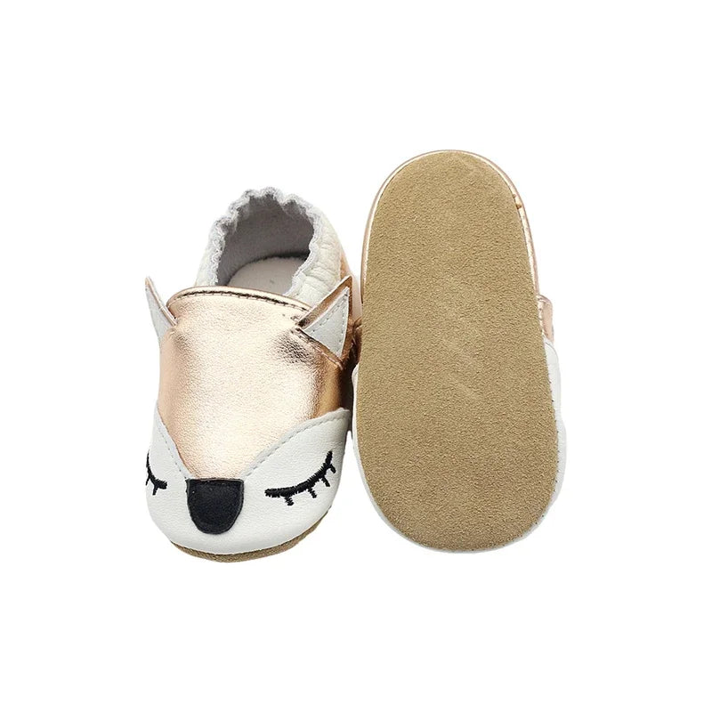 Zapatos de bebé de otoño para niños y niñas, antideslizantes, de piel de oveja suave, zapatillas de deporte con diseño de animales, mocasines para primeros pasos 0-24M