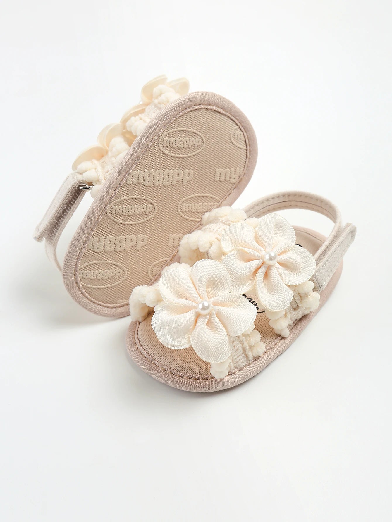 Cute princess baby shoes with spring and autumn small flower soft sole suitable for 0-1 year old babies to wear