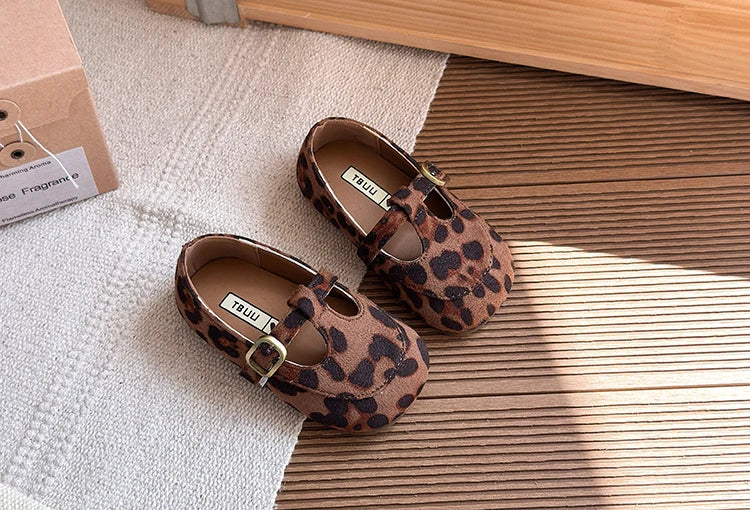 Girls Leather Shoes Toddlers Flats Princess Sweet Little Kids Soft Shoes T-strap Retro Classic Children's Dress Shoes for Party