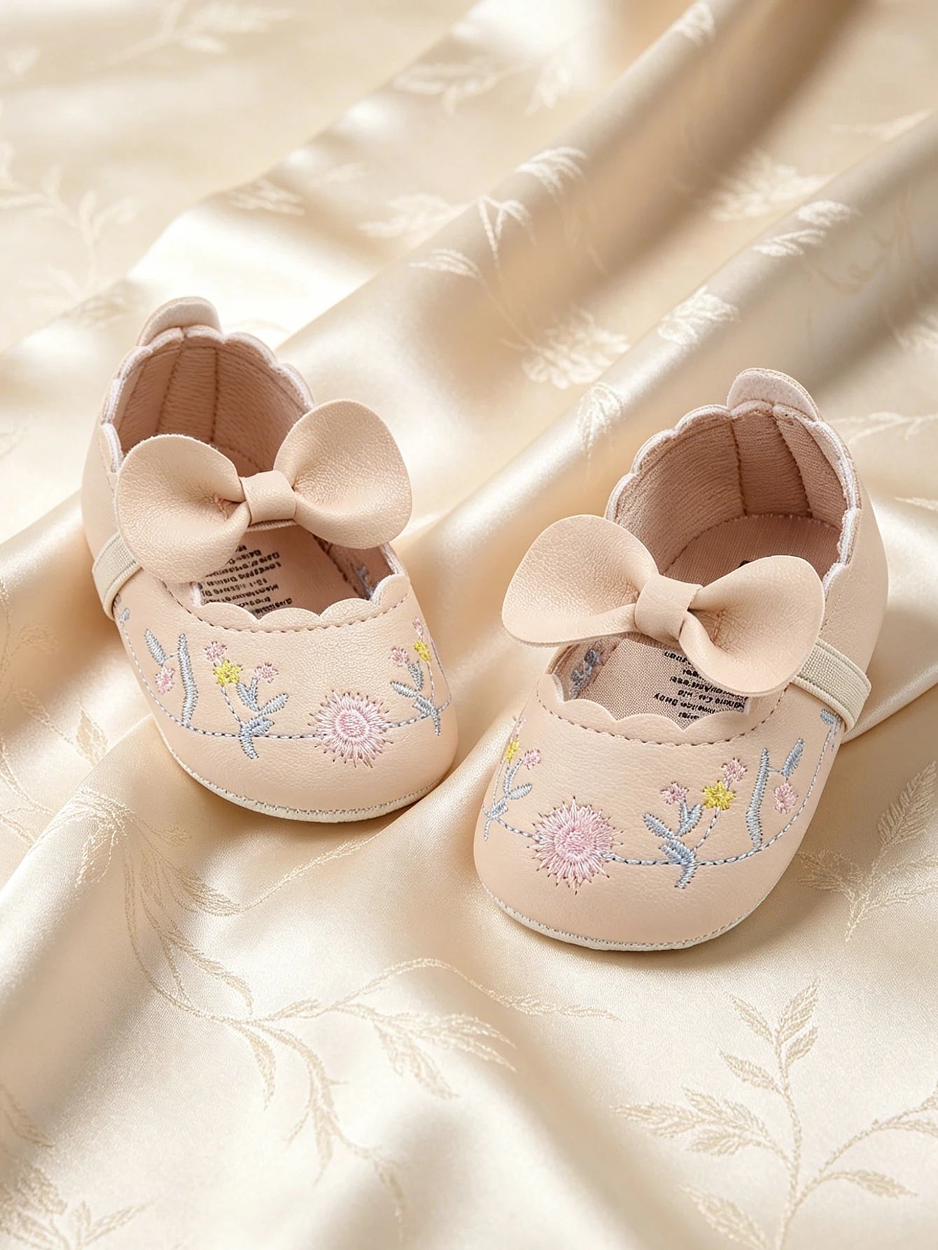 Baby walking shoes women's spring and autumn styles apricot butterfly bow embroidered soft sole breathable soft sole shoes
