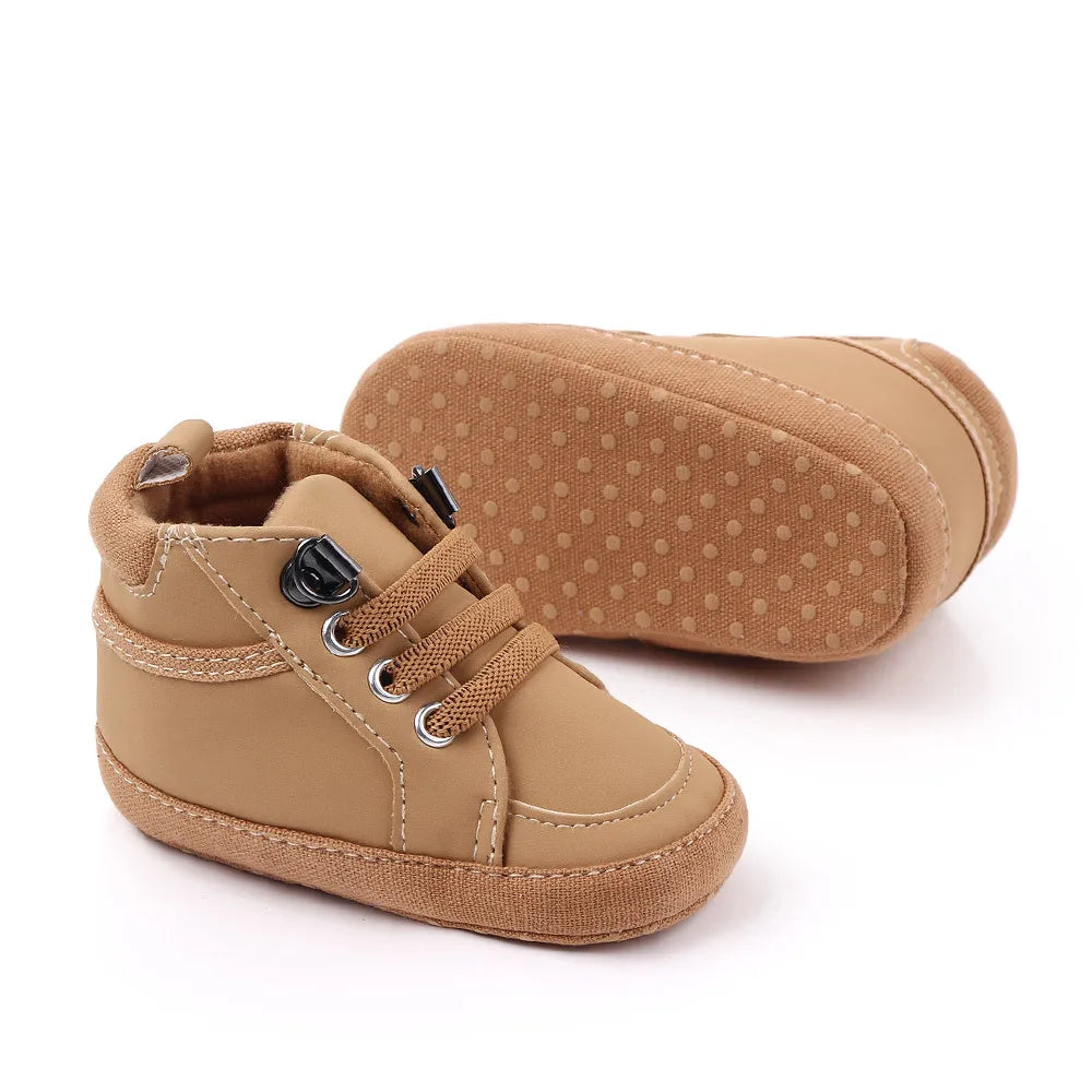 Brand Neugeborenes Baby Junge Schuhe Weiche Sohle Krabbelschuhe Warme Stiefel Anti-Rutsch Sneaker Einfarbig PU Lauflernschuhe für 1 Jahr alt 0-18 Monate