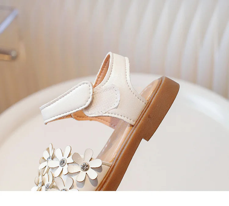 Baby Sandals Non slip Soft Bottom Children's Sandals New Girl's Flower Sandals Korean Edition Fashion Princess Style