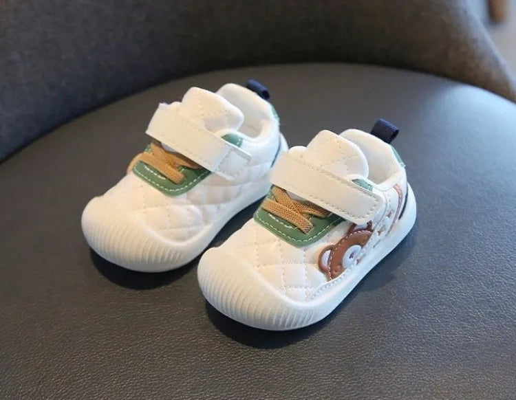 Soft Sole Toddler Shoes for Babies Anti Slip First Walkers with Secure Fit Cute Cartoon Design Sneakers for Spring Autumn