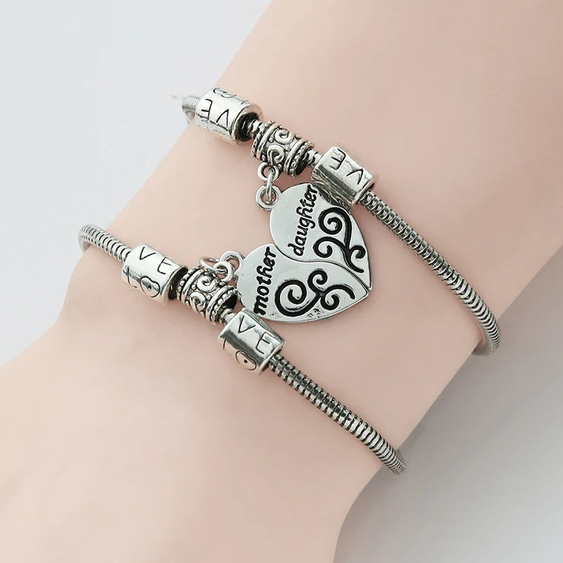 Mother and Daughter Charms Bracelet Femme Puzzle Heart Chain Bracelets for Women Girls Family Jewelry For Mother's Day Gifts