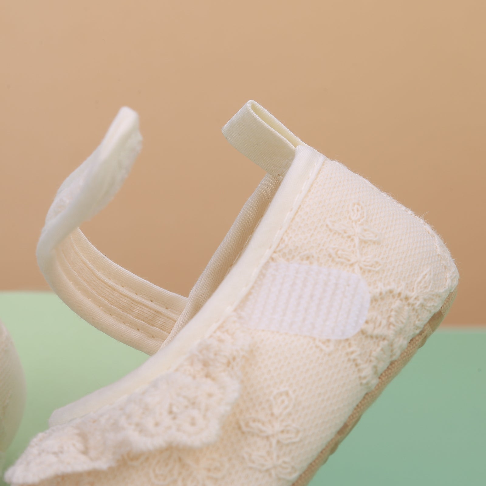 BeQeuewll Infant Baby Girls Shoes Non-Slip Soft Soled Lace Bowknot Flats Toddler First Walker Spring Autumn Princess Shoes