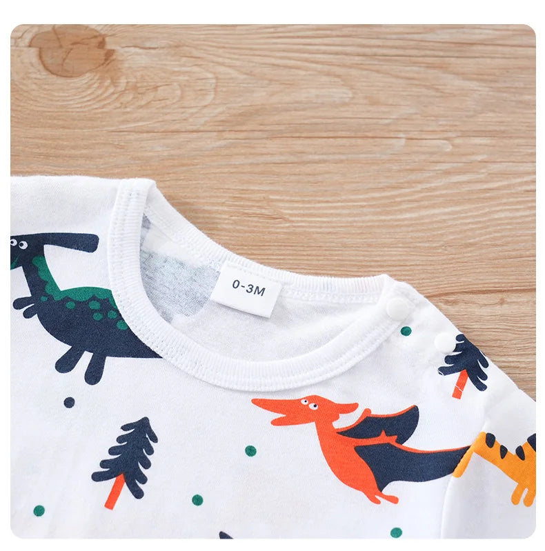 Neugeborenen-Kleidung Niedlicher Cartoon-Dinosaurier Allover-Print BaumwolleBequem und weichSommer Jungen und Mädchen0-18 Kurzärmeliger Baby-Strampler