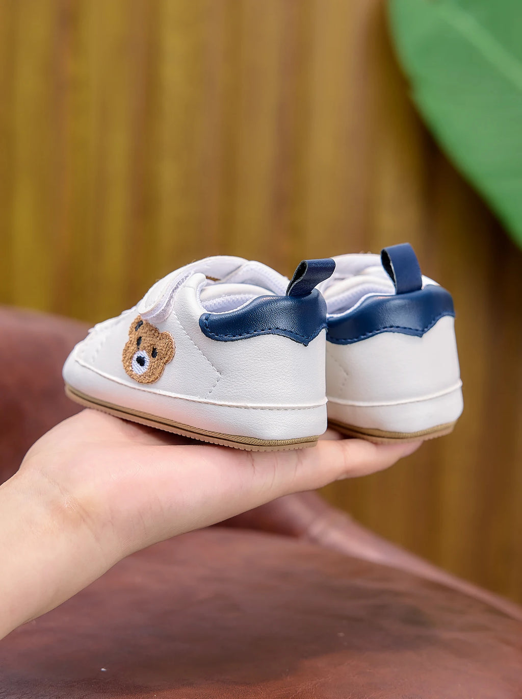 Spring and Autumn Baby Sneakers, Cartoon Bear Embroidery Baby Shoes, Soft-Soled Non-Slip Newborn Walking Shoes, 0-12 Months Unisex Toddler Shoes