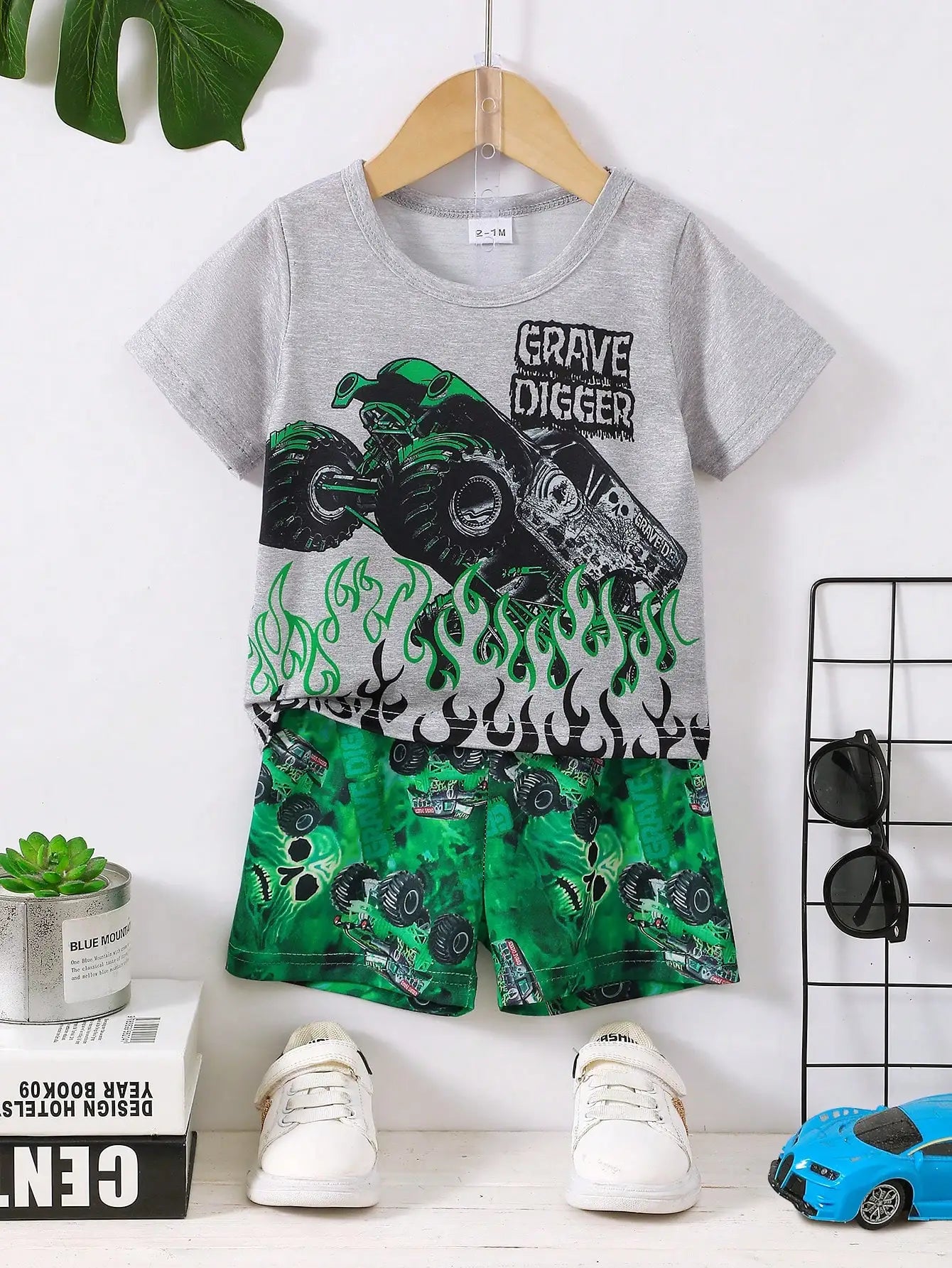 Boys Summer clothing - cartoon car print short sleeve top and shorts, stylish, casual, comfortable
