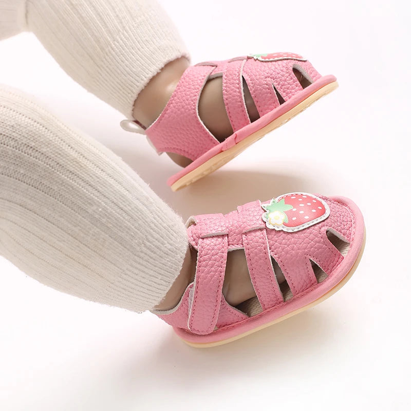Summer sandals for baby boys and girls, breathable baby summer sandals, first walking shoes for newborns at 18 months old