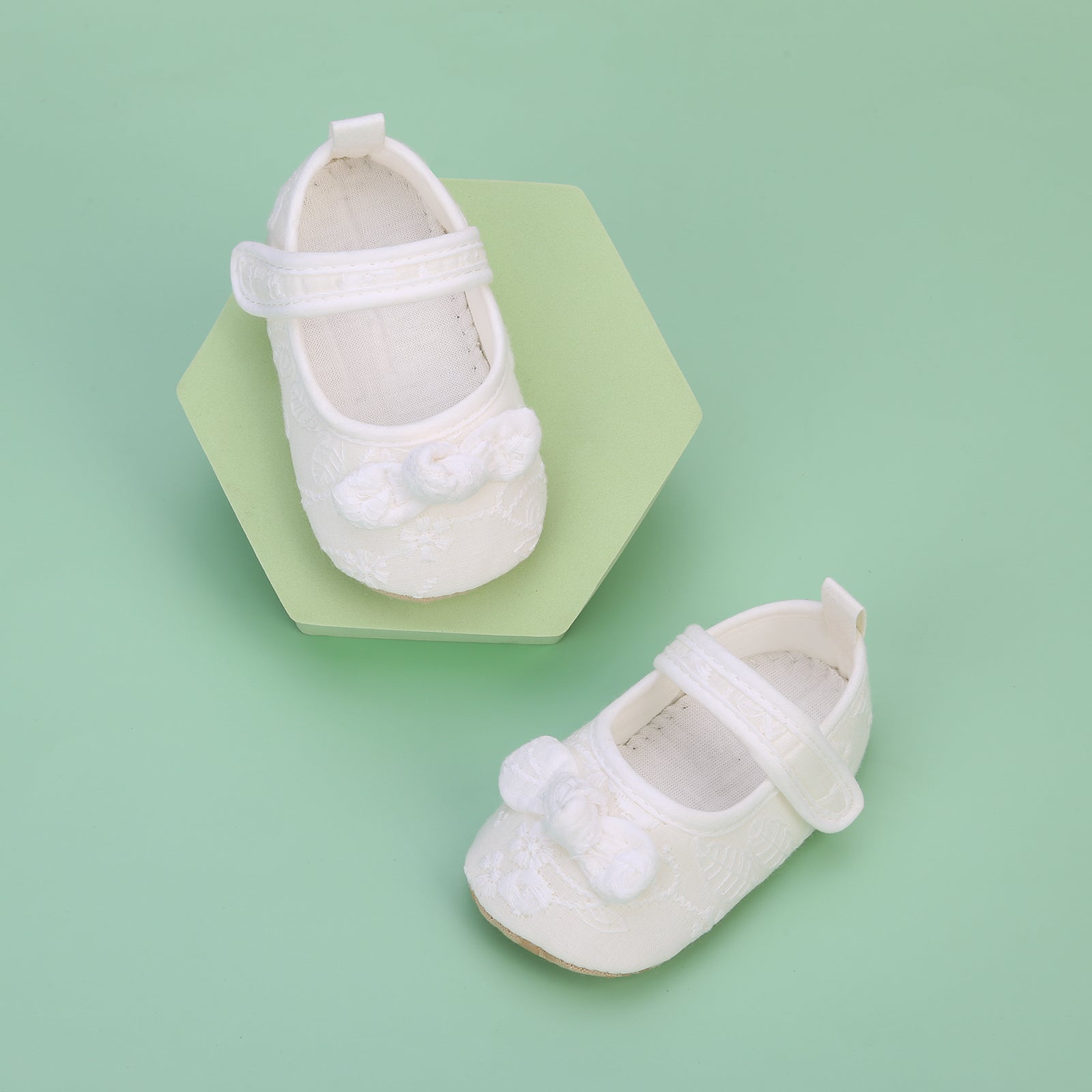 BeQeuewll Infant Baby Girls Shoes Non-Slip Soft Soled Lace Bowknot Flats Toddler First Walker Spring Autumn Princess Shoes