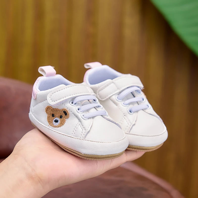 Spring and Autumn Baby Sneakers, Cartoon Bear Embroidery Baby Shoes, Soft-Soled Non-Slip Newborn Walking Shoes, 0-12 Months Unisex Toddler Shoes