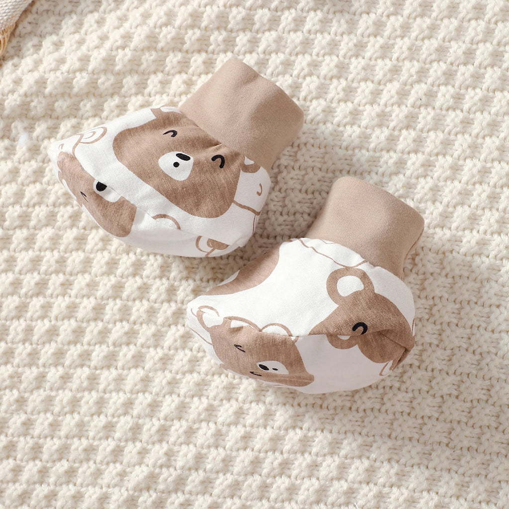 Newborn 4pcs Baby boy Bear printed Bodysuit+Pants+Hat+Socks Set Suitable for Babies 0-9 Months Spring Autumn Fashionable Set