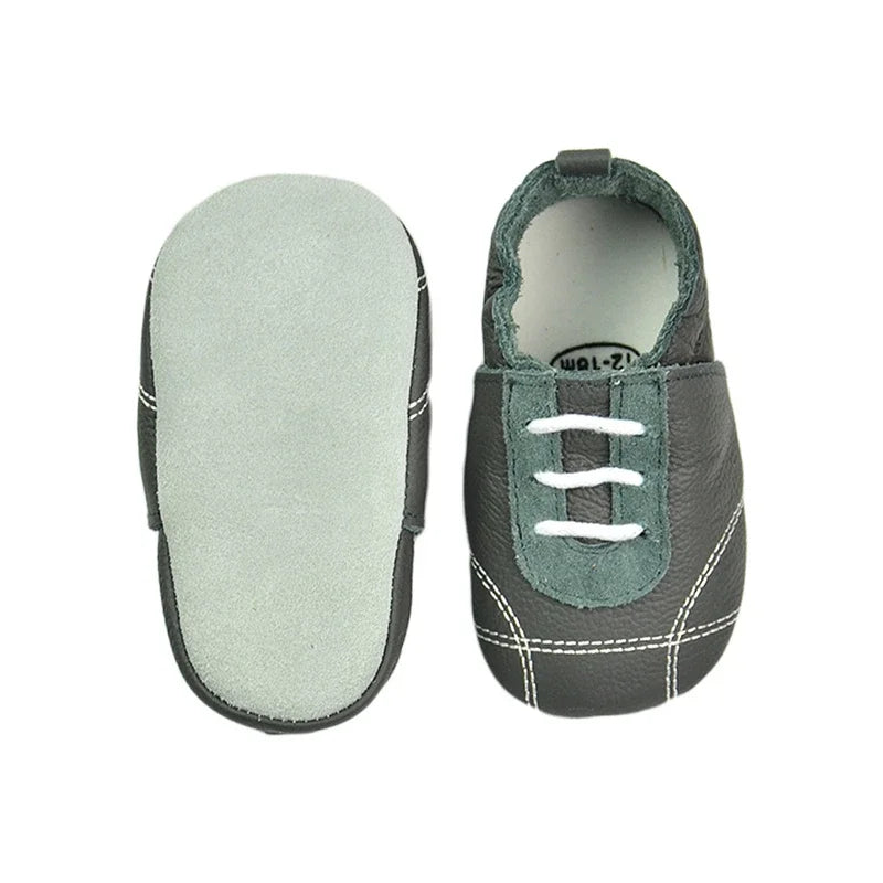 Zapatos de bebé de otoño para niños y niñas, antideslizantes, de piel de oveja suave, zapatillas de deporte con diseño de animales, mocasines para primeros pasos 0-24M
