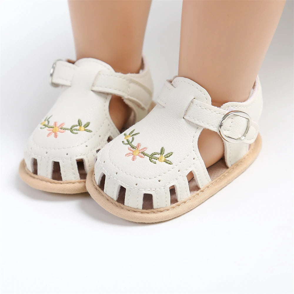 2024 Newborn Baby Girl Sandals Summer Embroidered Leisure Comfortable Lightweight Floral Soft Sole Wrap Toe Sandals For 0-18M