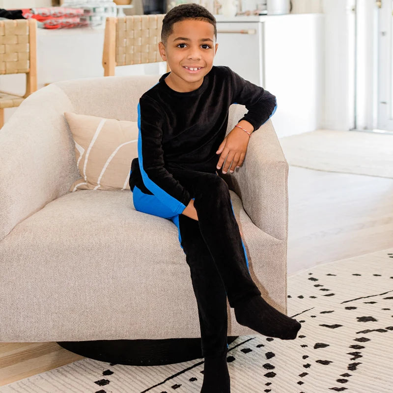 Jungen Schlafanzug Set blaues schwarzes Oberteil und Hose Kinderkleidung für Jungen und Mädchen Rundhals Winter Velours Vorderseite Rippen Rückseite