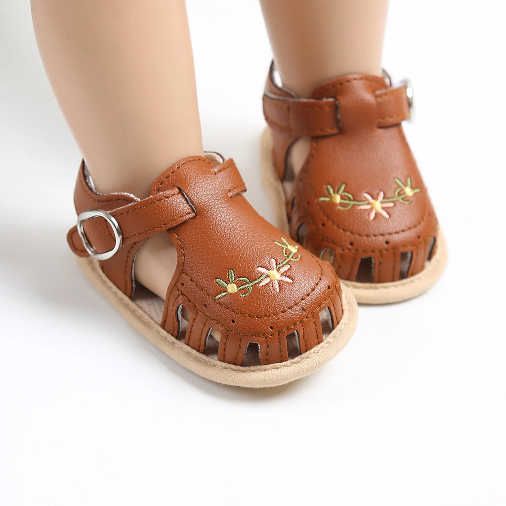 Baby summer sandals non-slip soles, soft flat shoes for infants, suitable for indoor and outdoor learning to walk shoes.