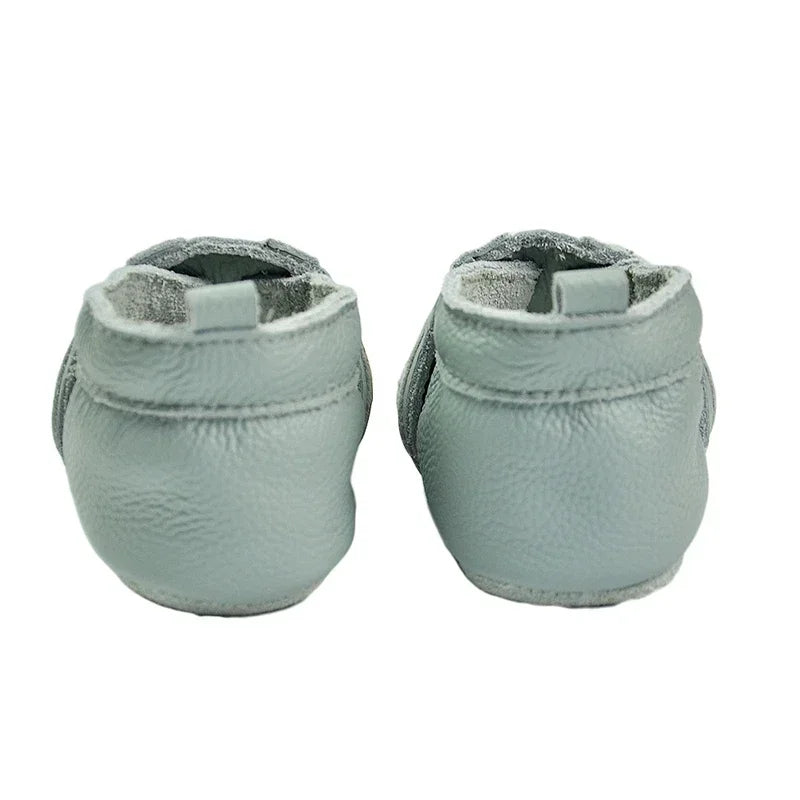 Zapatitos de bebé de piel de vaca suave, patucos para recién nacidos, para bebés, niños y niñas, mocasines pantuflas para primeros pasos.