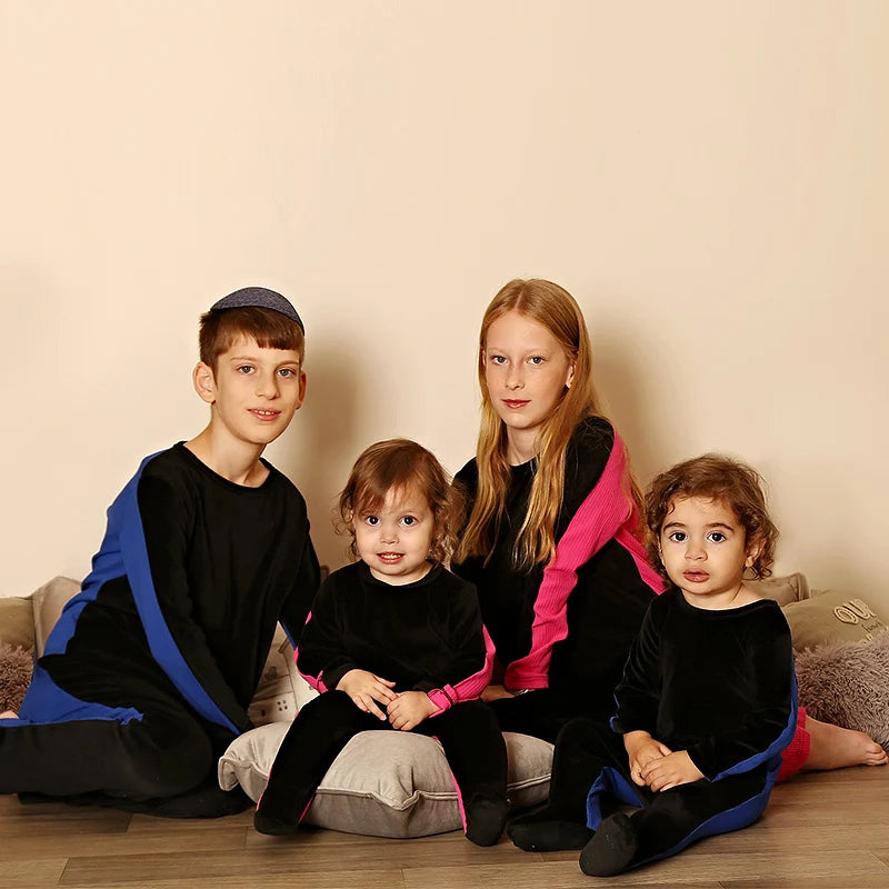 Jungen Schlafanzug Set blaues schwarzes Oberteil und Hose Kinderkleidung für Jungen und Mädchen Rundhals Winter Velours Vorderseite Rippen Rückseite