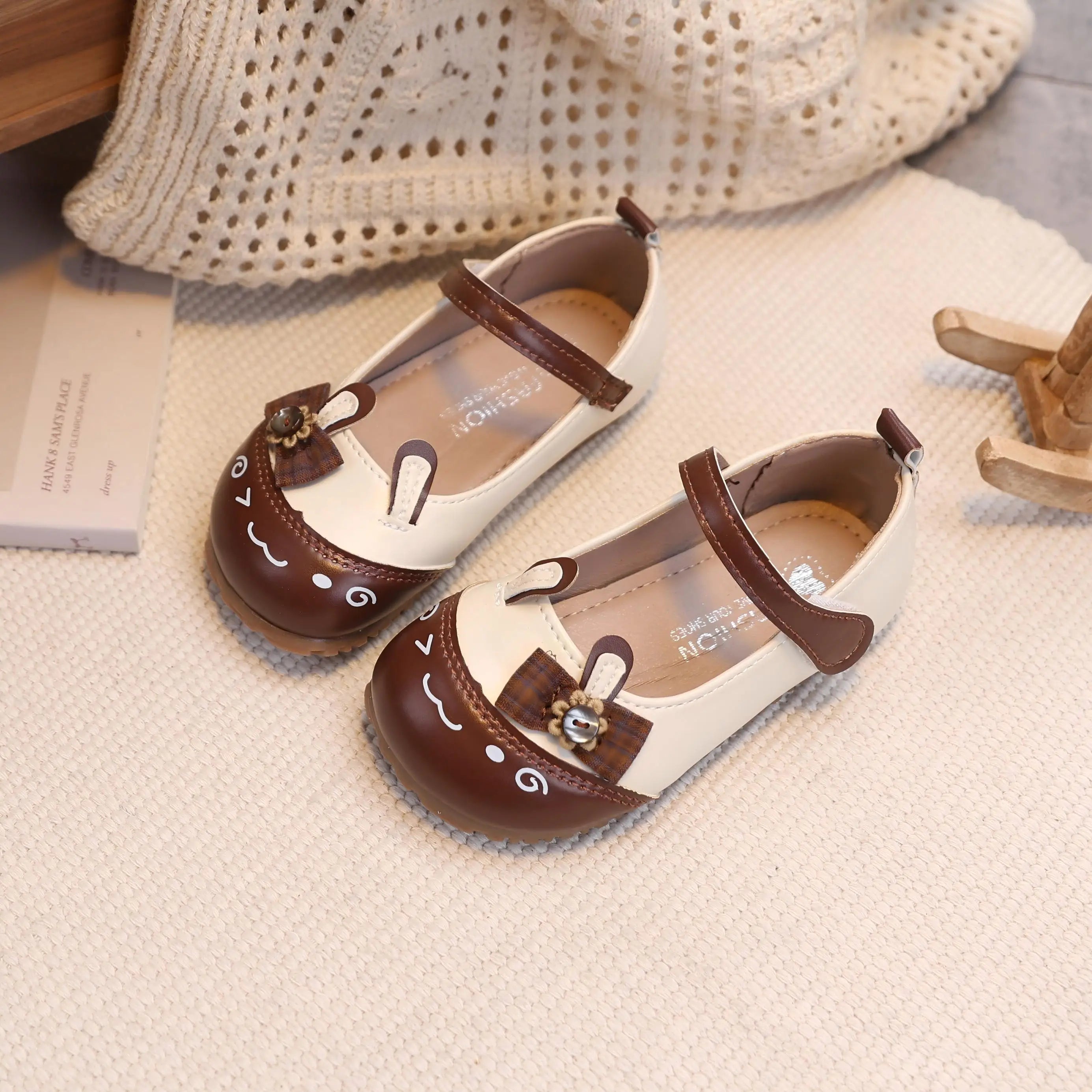 Baby Girls Leather Shoes with Cartoon Ornament 2026 New Spring Toddler Ballet Flats Soft Sole Trendy Kawaii Style Party Dress Up