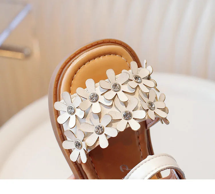 Baby Sandals Non slip Soft Bottom Children's Sandals New Girl's Flower Sandals Korean Edition Fashion Princess Style