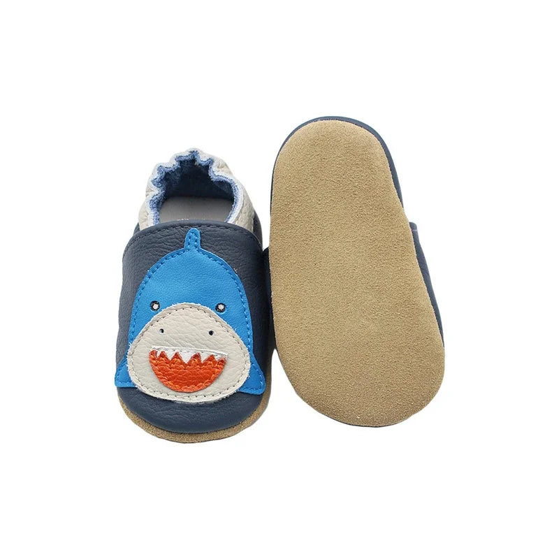 Zapatos de bebé de otoño para niños y niñas, antideslizantes, de piel de oveja suave, zapatillas de deporte con diseño de animales, mocasines para primeros pasos 0-24M