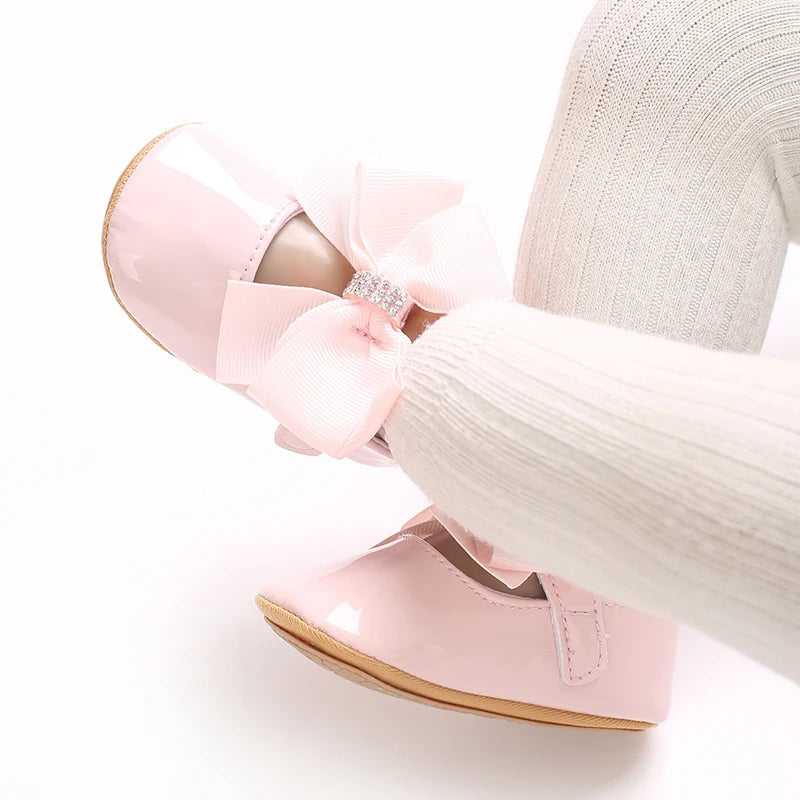 Lindos Zapatos de Princesa para Bebé Edición Primavera y Otoño Decoración de Lazo de Mariposa Suela Blanda de PU Adecuado para Bebés de 0 a 1 Año